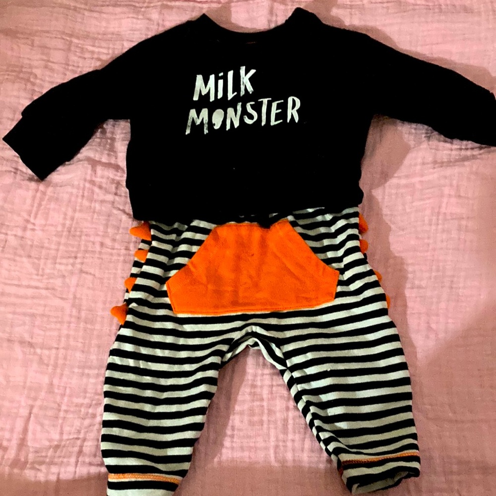 0-3 month Halloween outfit. Unisex